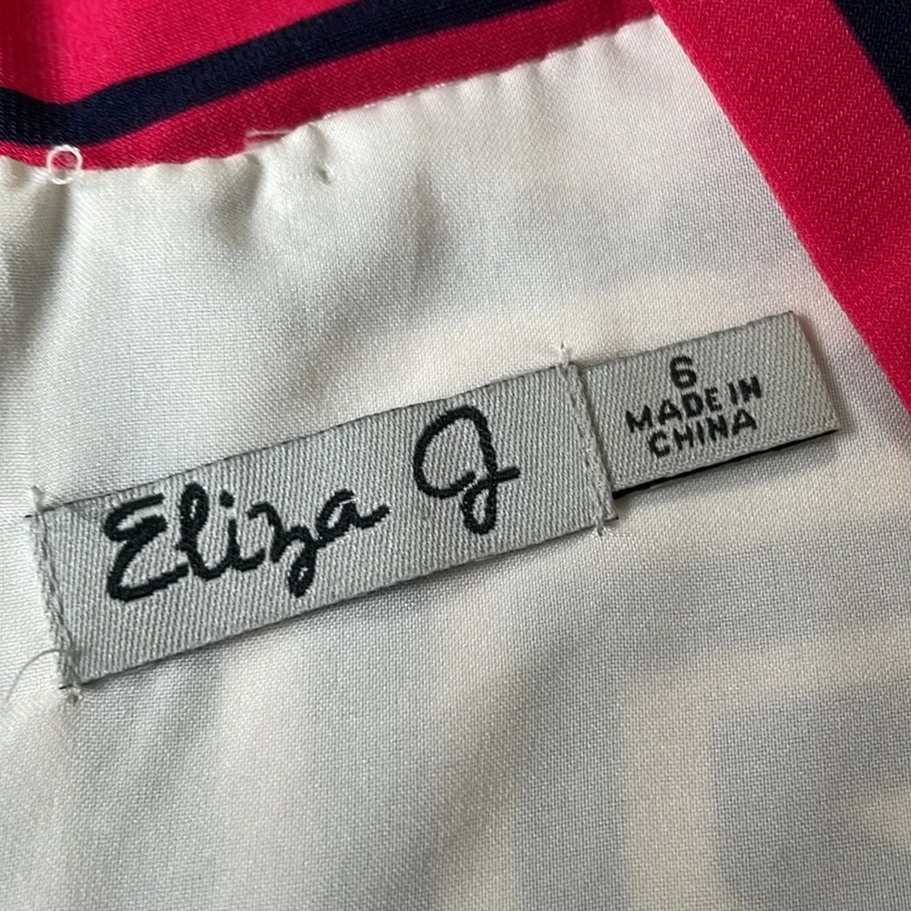 Eliza J geometric design business dress, bell sleeves, fully lined - Picture 2 of 7